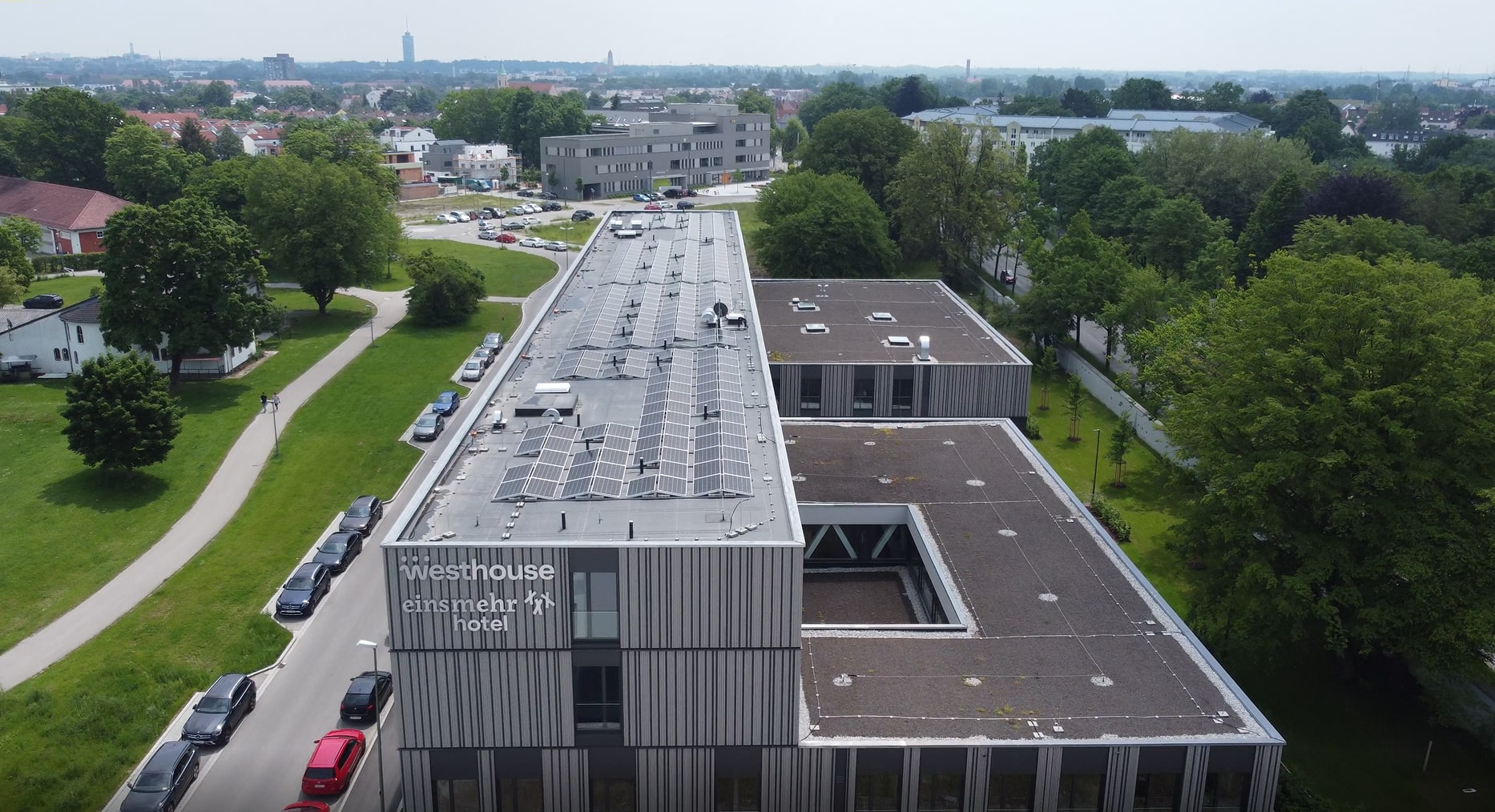 Westhouse Nordseite Blick Hotelturm