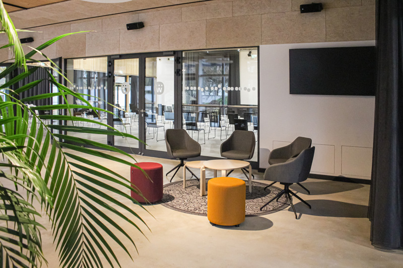 Foyer (Lounge) Event venue with a lounge and plants