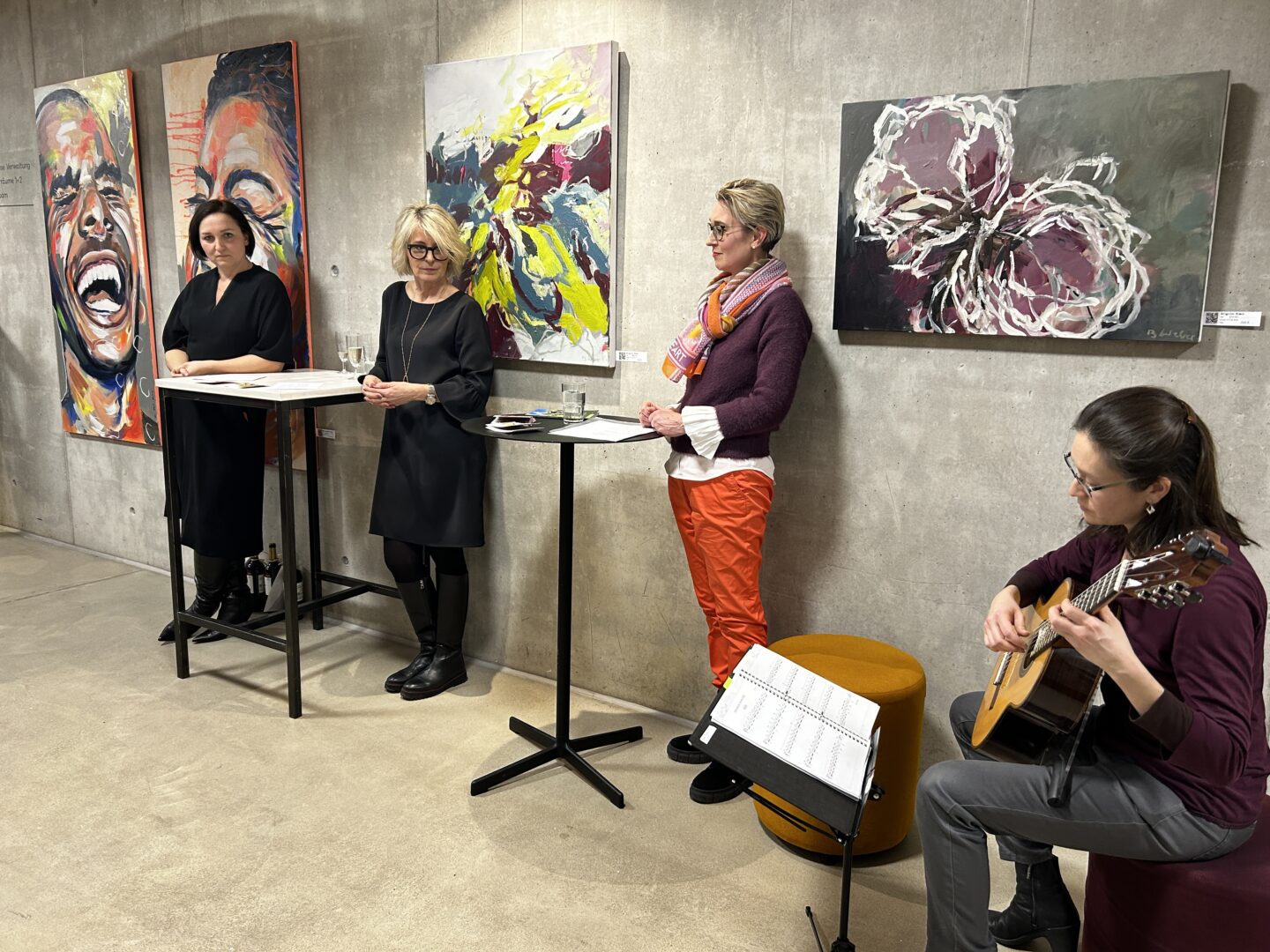Vernissage Schichtweise Künstlerinnen Vernissage Künsterlinnen und Musiker