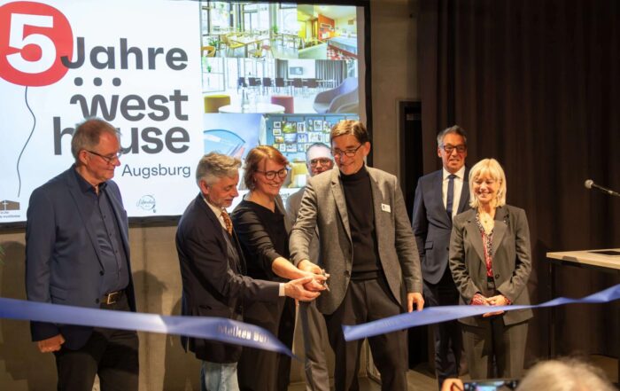 Gerhard Hab, Meike Weickel, Raúl Huerga-Kanzler zerschneiden ein Eröffnungsband
